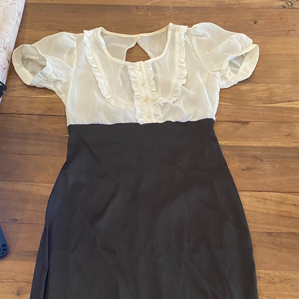 Stylish Black and White Dress with Puff Sleeves